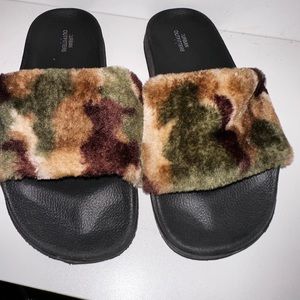 Urban outfitters slides